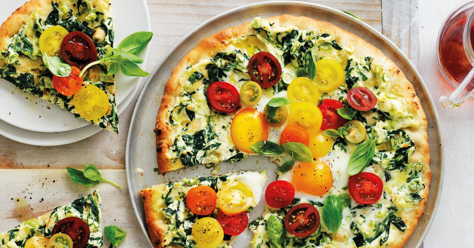 Easy Spinach, Tomato & Egg Pizza | myfoodbook